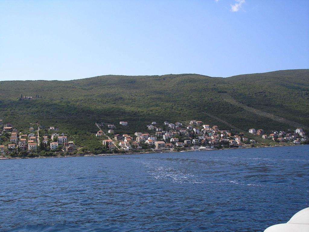 Aruba Apartments Tivat Eksteriør bilde
