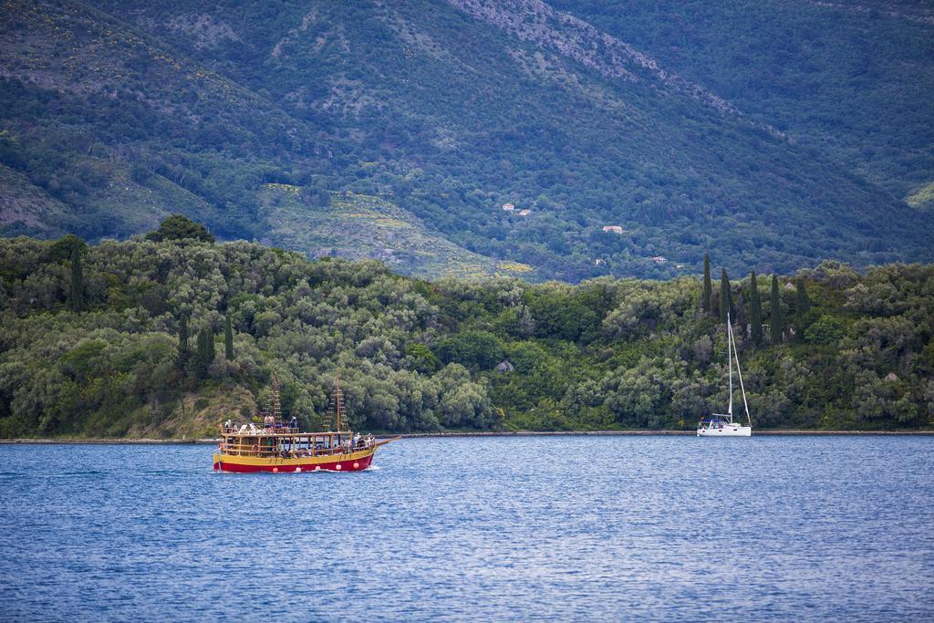 Aruba Apartments Tivat Eksteriør bilde